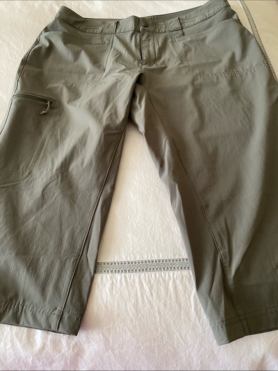 EMS Pants - Women's Olive Green Cargo Capri Pants